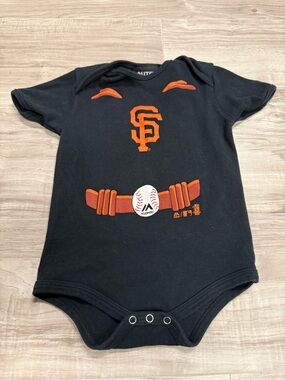 San Francisco Giants Black & Orange Baby One-Piece Bodysuit Baby Size 24 Months